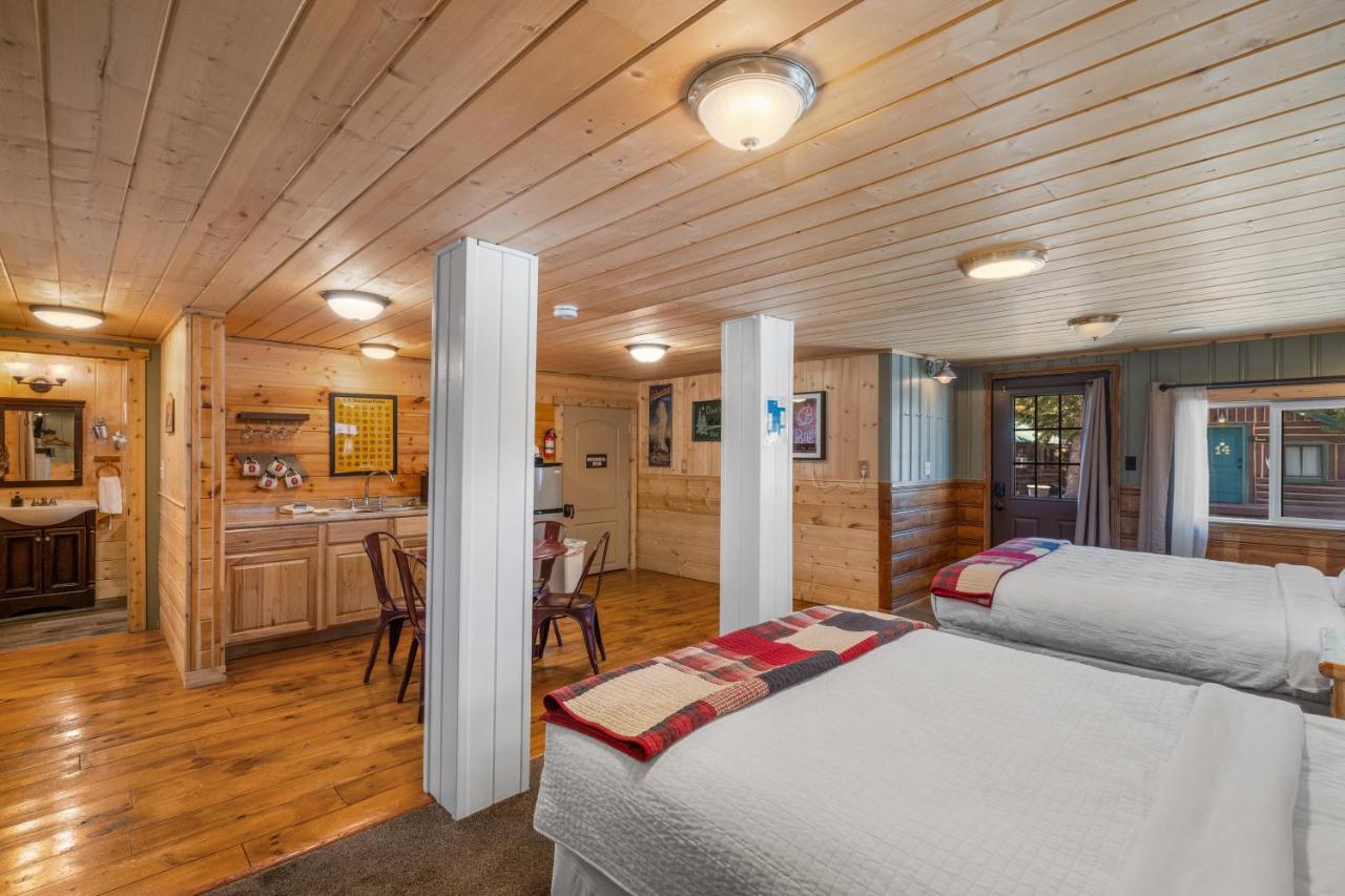 Hotel The Bucking Moose West Yellowstone Exteriér fotografie
